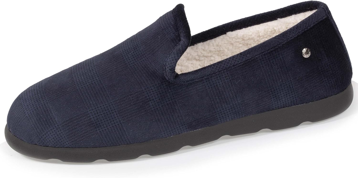 Chaussons Isotoner : Le Confort Ultime pour Vos Pieds!